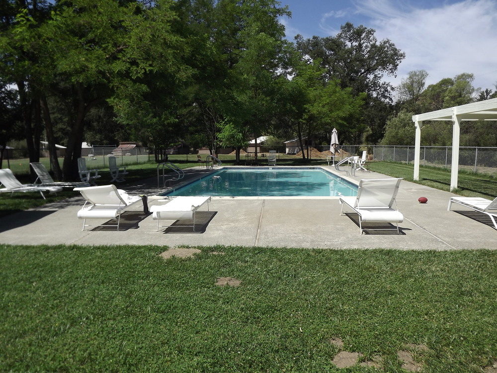 Swimming pool